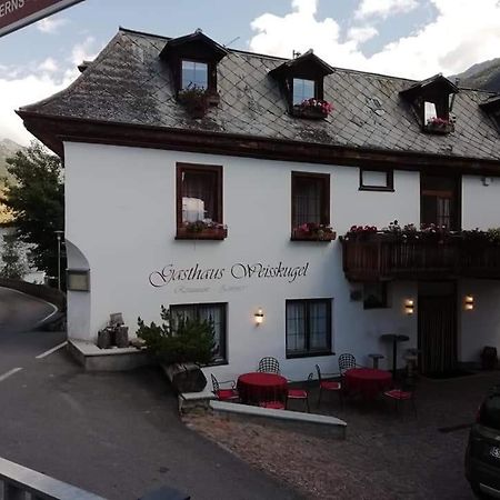 Gasthaus Weisskugel Hotel Malles Venosta Eksteriør billede