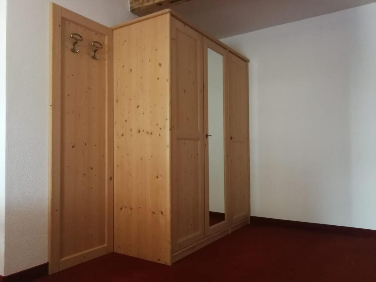 Gasthaus Weisskugel Hotel Malles Venosta Eksteriør billede