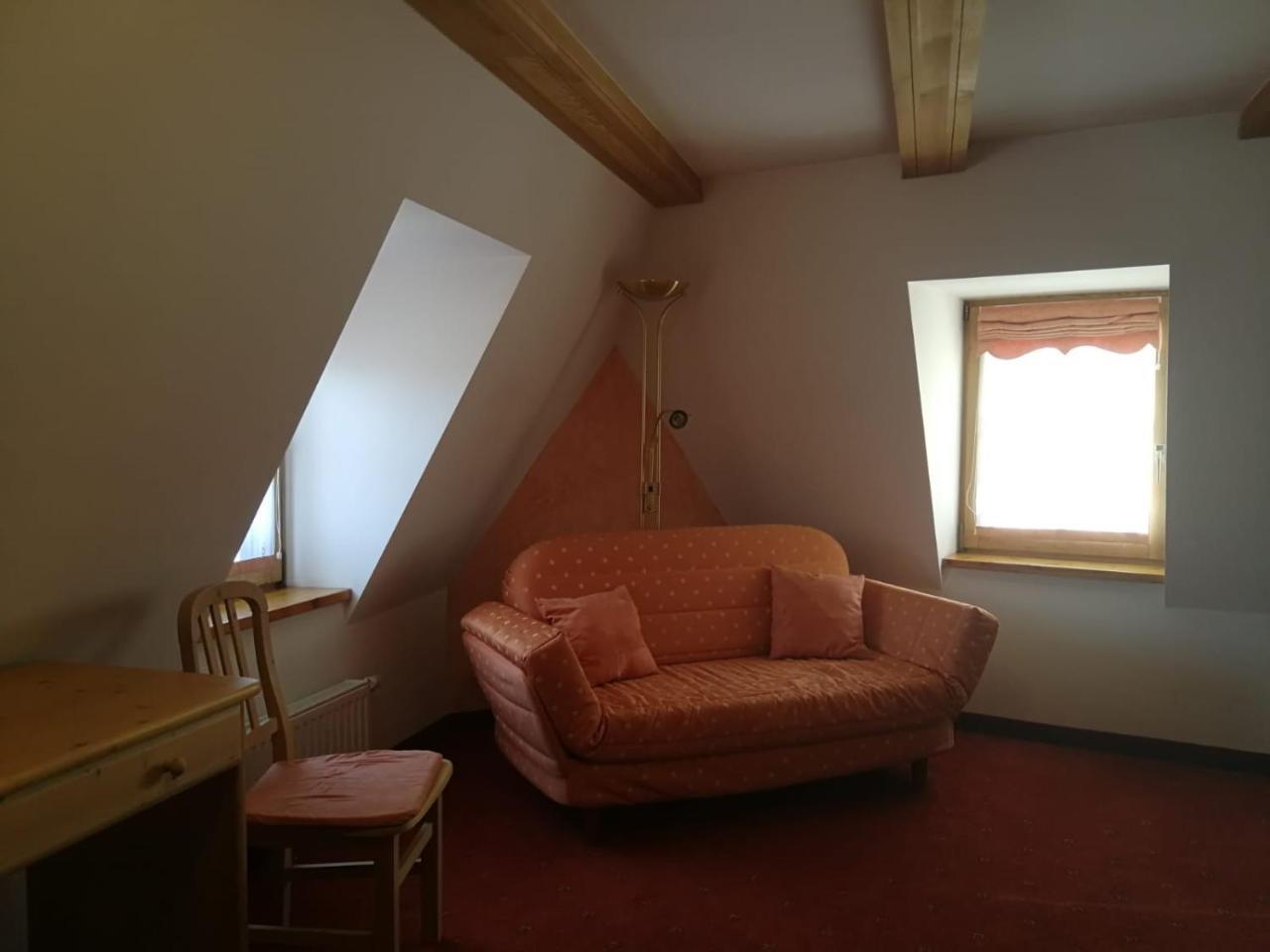 Gasthaus Weisskugel Hotel Malles Venosta Eksteriør billede